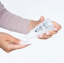 Herome Nagellakremover Nagellakverwijderaar - Nagelverzorging - Caring Nail Polish Remover - Acetonvrij - 120ml -Nagelbenodigdheden 1200x1175