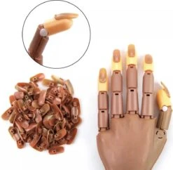 Merkloos Nailtrainer – Nail Practice Hand – Oefenhand Nagelstyliste (incl. 100 Oefen Nagels!) -Nagelbenodigdheden 1200x1177 8