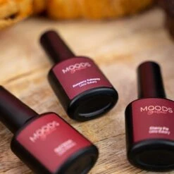 Moods Gellac - Raspberry Cakepop - Gellak - Classy Rood - 15ML 4 Moods Gellac - Raspberry Cakepop - Gellak - Classy Rood - 15ML -Nagelbenodigdheden 1200x1200 125