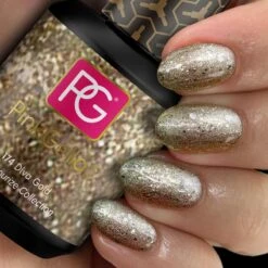 Pink Gellac - Diva Gold - Gellak - Vegan - Goud - Glitter - 15ml 6 Pink Gellac - Diva Gold - Gellak - Vegan - Goud - Glitter - 15ml -Nagelbenodigdheden 1200x1200 13