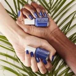Essie Fall 2020 Limited Edition - 731 Waterfall In Love - Blauw - Glanzende Nagellak - 13,5 Ml 5 Essie Fall 2020 Limited Edition - 731 Waterfall In Love - Blauw - Glanzende Nagellak - 13,5 Ml -Nagelbenodigdheden 1200x1200 267