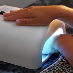 Pink Gellac - Shine Topcoat - Gebruik Met Base Coat - 15 Ml 3 Pink Gellac - Shine Topcoat - Gebruik Met Base Coat - 15 Ml -Nagelbenodigdheden 1200x1200 29