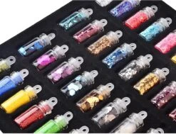 48 Potjes Glitter / Decoratie Voor Nail Art / Knutselen - Sparkolia Glitters Nagel Decoratie Set- 3D Nail Art Voor Gellak, Acryl Of Nagellak - Glitter, Poeder, Holografisch, Vlokken, Pailletten, Shimmer, Rhinestone - Verschillende Kleuren -Nagelbenodigdheden 1200x920