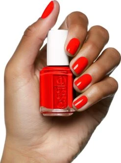 Essie Fifth Avenue 64 - Rood - Nagellak 8 Essie Fifth Avenue 64 - Rood - Nagellak -Nagelbenodigdheden 890x1200